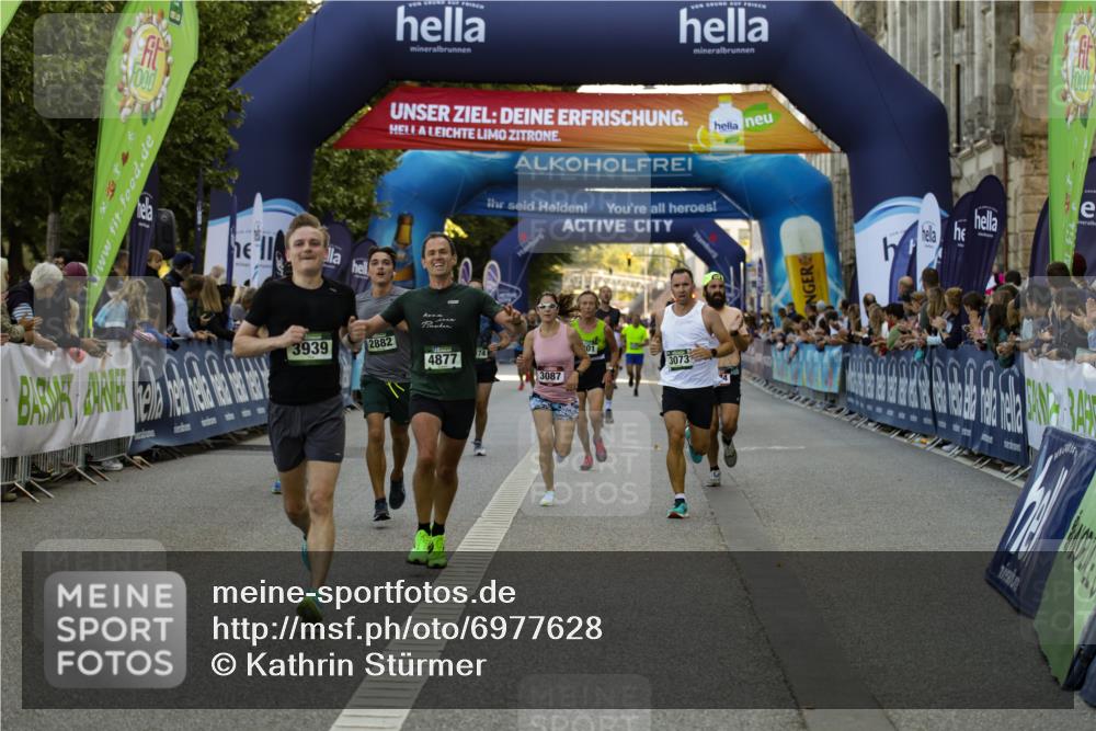 01.09.2024 - BARMER Alsterlauf Kathrin Stürmer Photography http://msf.ph/oto/6977628 01.09.2024 09:47:11 Ziel 2074, 2090, 2324, 2440, 2882, 3073, 3087, 3939, 4201, 4284, 4617, 4877, 5060, 5076, 5077 meine-sportfotos.de