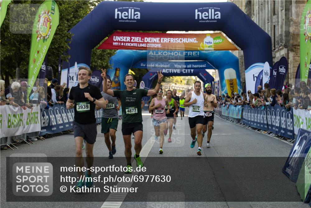 01.09.2024 - BARMER Alsterlauf Kathrin Stürmer Photography http://msf.ph/oto/6977630 01.09.2024 09:47:11 Ziel 2074, 2090, 2324, 2440, 2882, 3073, 3087, 3939, 4201, 4284, 4617, 4877, 5060, 5076, 5077 meine-sportfotos.de