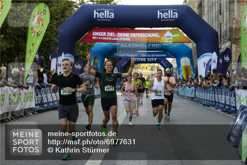01.09.2024 - BARMER Alsterlauf Kathrin Stürmer Photography http://msf.ph/oto/6977631 01.09.2024 09:47:11 Ziel 2074, 2090, 2324, 2440, 2882, 3073, 3087, 3939, 4201, 4284, 4617, 4877, 5060, 5076, 5077 meine-sportfotos.de