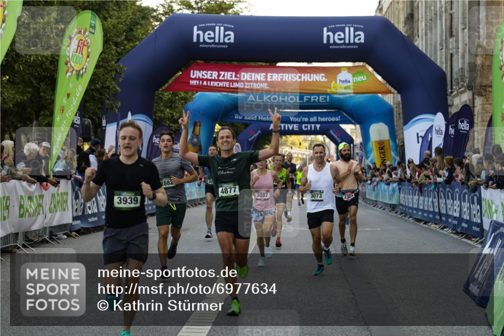 01.09.2024 - BARMER Alsterlauf Kathrin Stürmer Photography http://msf.ph/oto/6977634 01.09.2024 09:47:12 Ziel 2074, 2090, 2324, 2440, 2882, 3073, 3087, 3939, 4201, 4284, 4617, 4877, 5060, 5076, 5077 meine-sportfotos.de