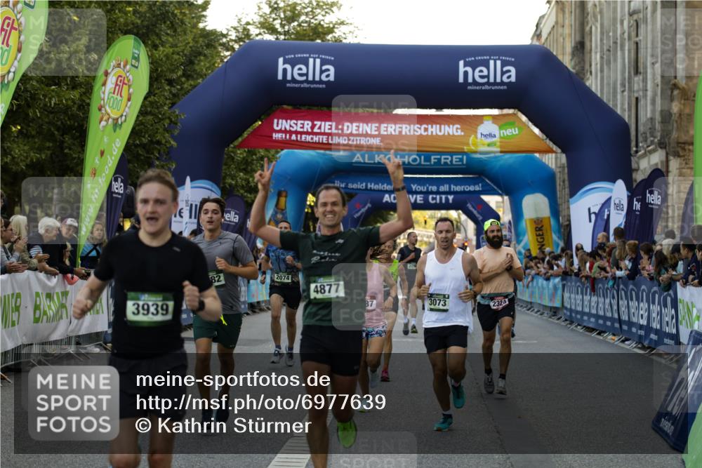 01.09.2024 - BARMER Alsterlauf Kathrin Stürmer Photography http://msf.ph/oto/6977639 01.09.2024 09:47:12 Ziel 2074, 2090, 2324, 2440, 2882, 3073, 3087, 3939, 4201, 4284, 4617, 4877, 5060, 5076, 5077 meine-sportfotos.de