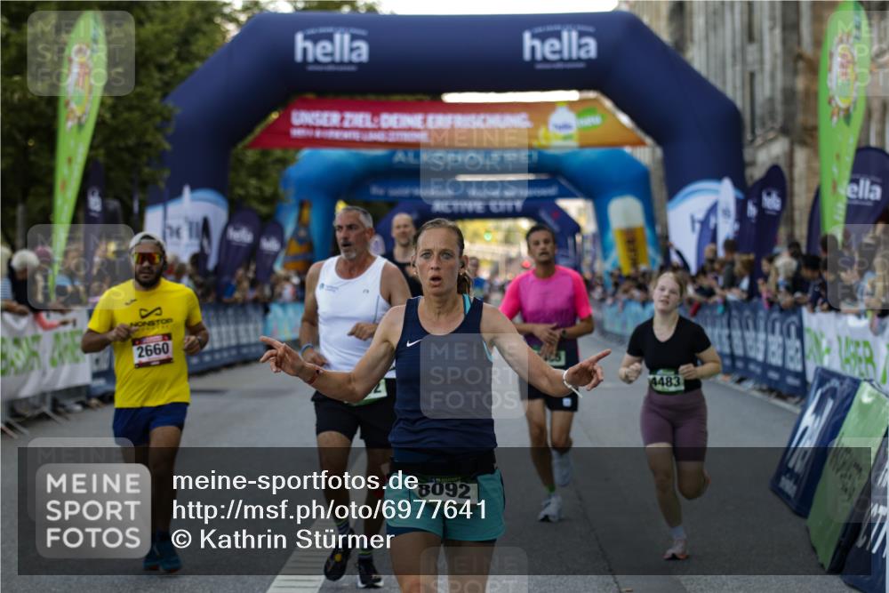 01.09.2024 - BARMER Alsterlauf Kathrin Stürmer Photography http://msf.ph/oto/6977641 01.09.2024 09:47:29 Ziel 2660, 3003, 3165, 3291, 4088, 4483, 4491, 5002, 5057, 8092, 8119, 8305 meine-sportfotos.de