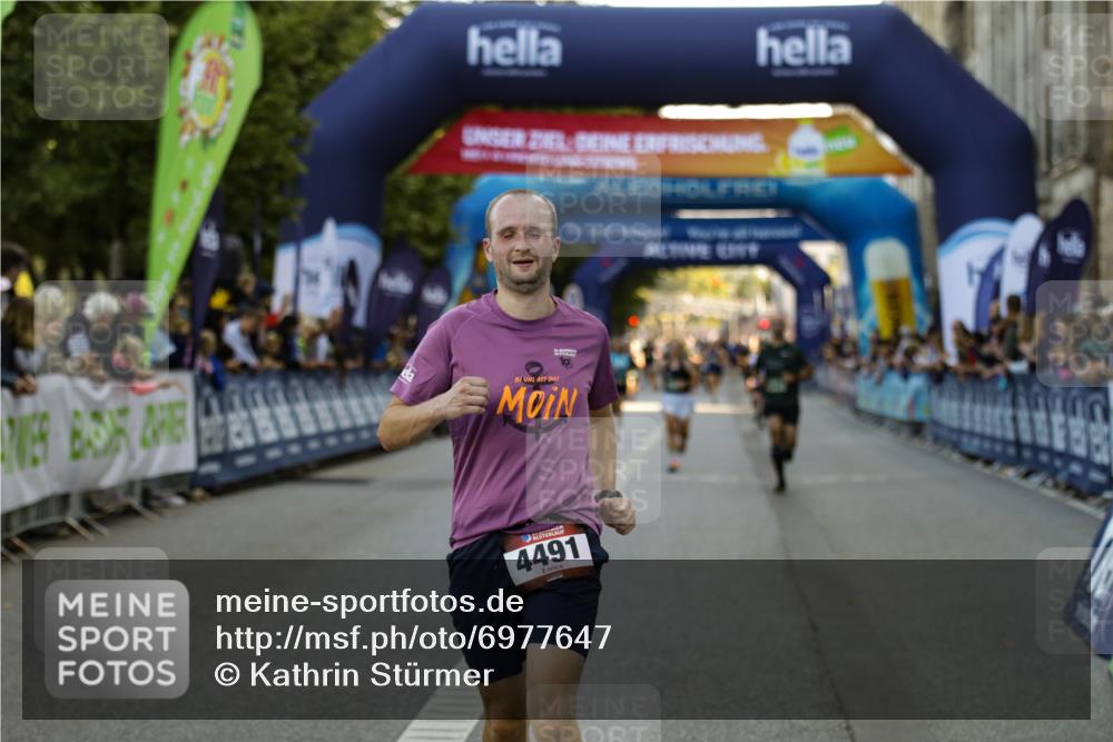01.09.2024 - BARMER Alsterlauf Kathrin Stürmer Photography http://msf.ph/oto/6977647 01.09.2024 09:47:39 Ziel 2080, 2720, 3003, 3064, 4159, 4491, 8119, 8221 meine-sportfotos.de