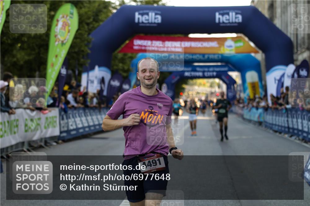 01.09.2024 - BARMER Alsterlauf Kathrin Stürmer Photography http://msf.ph/oto/6977648 01.09.2024 09:47:39 Ziel 2080, 2720, 3003, 3064, 4159, 4491, 8119, 8221 meine-sportfotos.de