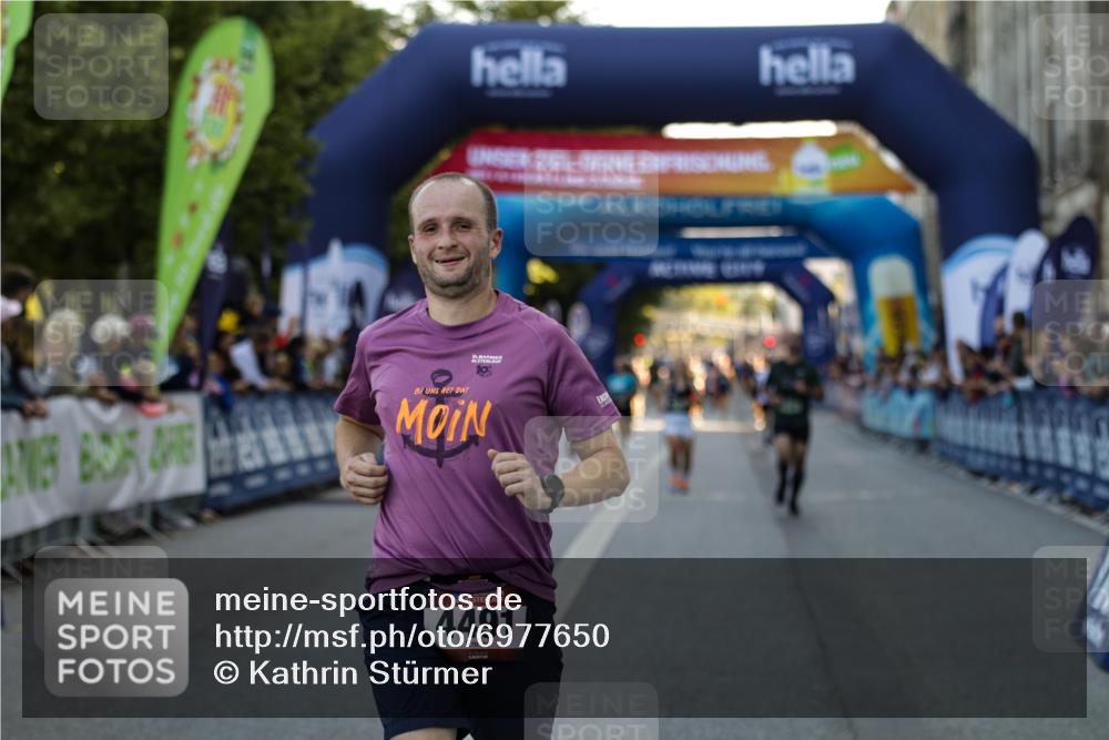01.09.2024 - BARMER Alsterlauf Kathrin Stürmer Photography http://msf.ph/oto/6977650 01.09.2024 09:47:40 Ziel 2080, 2720, 3003, 3064, 4159, 4491, 8221 meine-sportfotos.de