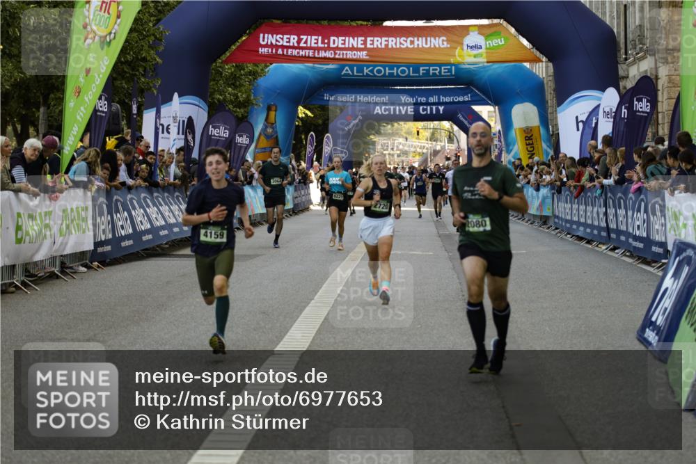 01.09.2024 - BARMER Alsterlauf Kathrin Stürmer Photography http://msf.ph/oto/6977653 01.09.2024 09:47:44 Ziel 2080, 2720, 3064, 4159, 4249, 5004, 8221, 8241 meine-sportfotos.de