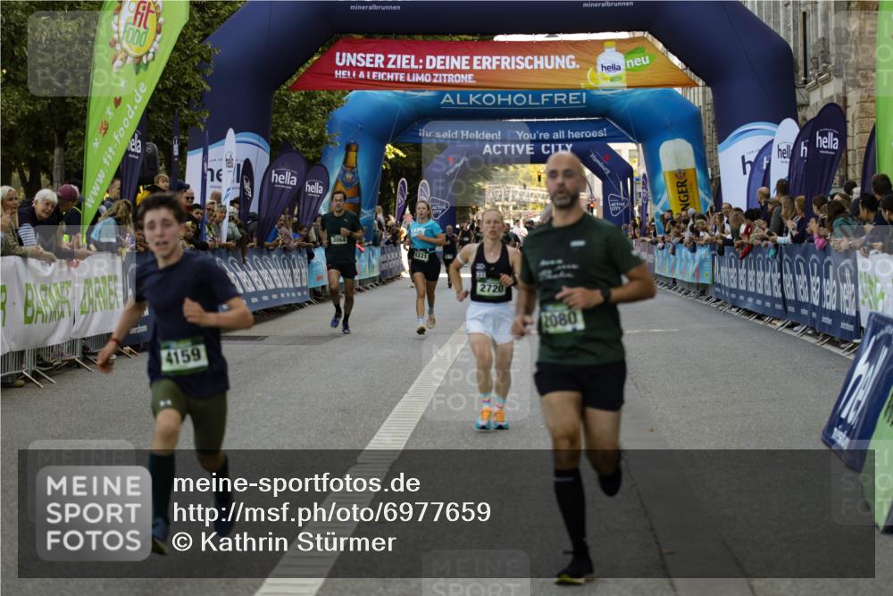 01.09.2024 - BARMER Alsterlauf Kathrin Stürmer Photography http://msf.ph/oto/6977659 01.09.2024 09:47:44 Ziel 2080, 2720, 3064, 4159, 4249, 5004, 8221, 8241 meine-sportfotos.de
