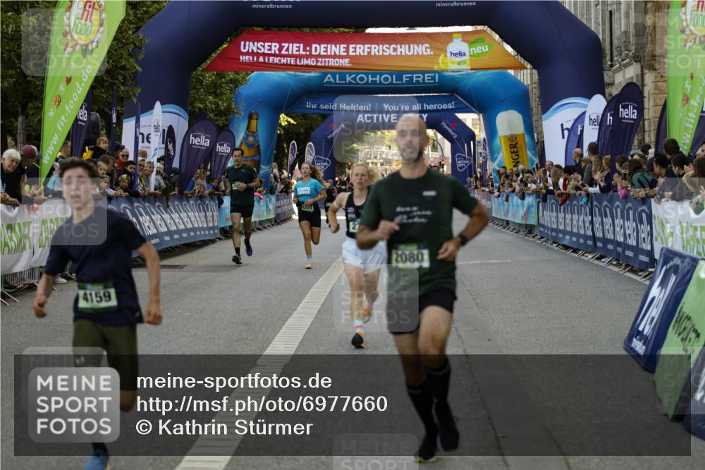 01.09.2024 - BARMER Alsterlauf Kathrin Stürmer Photography http://msf.ph/oto/6977660 01.09.2024 09:47:45 Ziel 2080, 2720, 3064, 4064, 4159, 4249, 5004, 8221, 8241 meine-sportfotos.de
