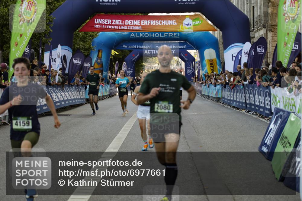 01.09.2024 - BARMER Alsterlauf Kathrin Stürmer Photography http://msf.ph/oto/6977661 01.09.2024 09:47:45 Ziel 2080, 2720, 3064, 4064, 4159, 4249, 5004, 8221, 8241 meine-sportfotos.de