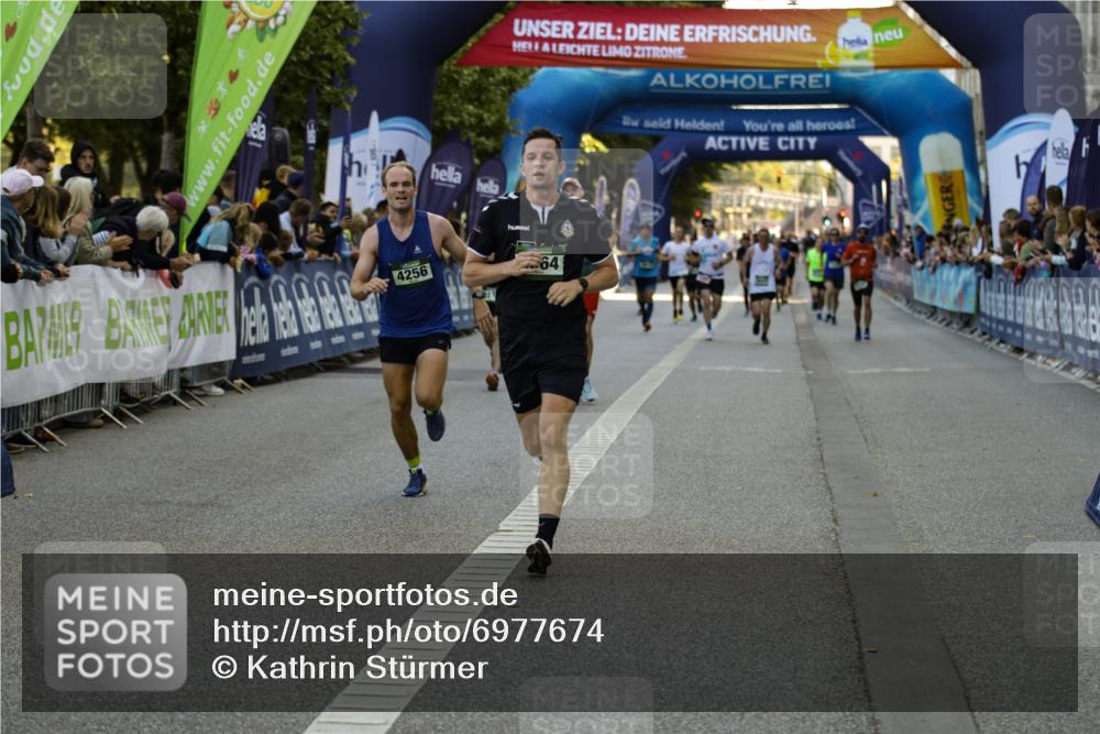 01.09.2024 - BARMER Alsterlauf Kathrin Stürmer Photography http://msf.ph/oto/6977674 01.09.2024 09:47:57 Ziel 2822, 3289, 4064, 4198, 4249, 4256, 4412, 4419, 4614, 5004, 5043, 5136, 8118, 8241, 8383 meine-sportfotos.de