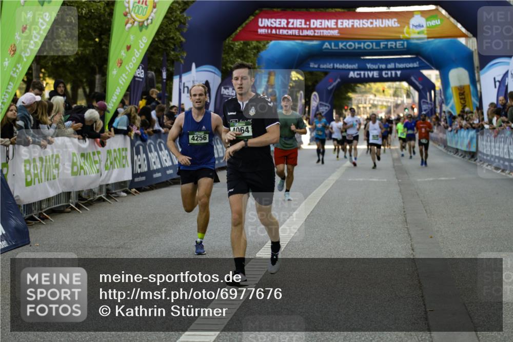 01.09.2024 - BARMER Alsterlauf Kathrin Stürmer Photography http://msf.ph/oto/6977676 01.09.2024 09:47:57 Ziel 2822, 3289, 4064, 4198, 4249, 4256, 4412, 4419, 4614, 5004, 5043, 5136, 8118, 8241, 8383 meine-sportfotos.de