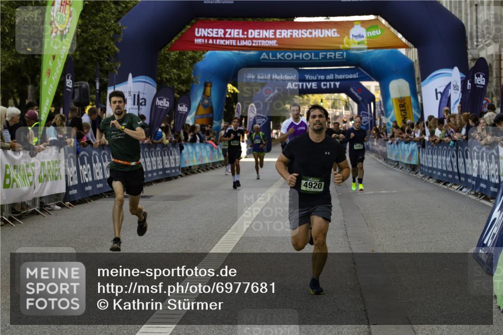 01.09.2024 - BARMER Alsterlauf Kathrin Stürmer Photography http://msf.ph/oto/6977681 01.09.2024 09:48:29 Ziel 2623, 2773, 2879, 2986, 3462, 4356, 4438, 4560, 4709, 4812, 4874, 4920, 5083, 5088, 5161, 5175 meine-sportfotos.de