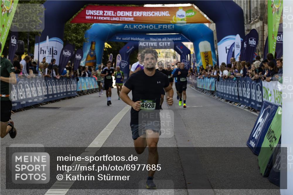 01.09.2024 - BARMER Alsterlauf Kathrin Stürmer Photography http://msf.ph/oto/6977685 01.09.2024 09:48:30 Ziel 2623, 2773, 2879, 2986, 3462, 4356, 4438, 4560, 4709, 4874, 4920, 5083, 5088, 5161, 5175 meine-sportfotos.de