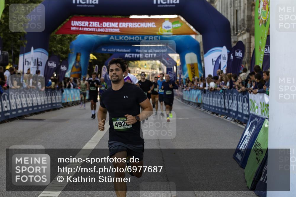 01.09.2024 - BARMER Alsterlauf Kathrin Stürmer Photography http://msf.ph/oto/6977687 01.09.2024 09:48:30 Ziel 2623, 2773, 2879, 2986, 3462, 4356, 4438, 4560, 4709, 4874, 4920, 5083, 5088, 5161, 5175 meine-sportfotos.de