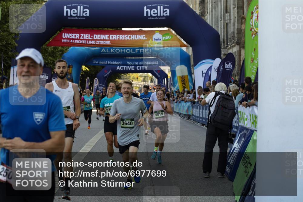 01.09.2024 - BARMER Alsterlauf Kathrin Stürmer Photography http://msf.ph/oto/6977699 01.09.2024 09:49:04 Ziel 2504, 2613, 3446, 3629, 3640, 3810, 4119, 4374, 4415, 4416, 4545, 4595, 4622, 4848, 4861, 4935, 5015, 8040, 8169, 8176, 8205, 8228, 8250, 8306 meine-sportfotos.de