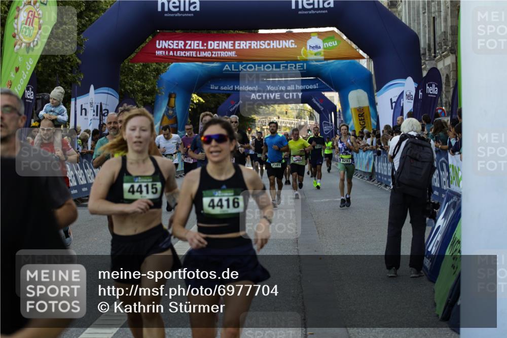 01.09.2024 - BARMER Alsterlauf Kathrin Stürmer Photography http://msf.ph/oto/6977704 01.09.2024 09:49:15 Ziel 2168, 2276, 2336, 2470, 2581, 3710, 3891, 4337, 4370, 4374, 4415, 4416, 4545, 4622, 4935, 5191, 8040, 8250, 8293, 8306 meine-sportfotos.de