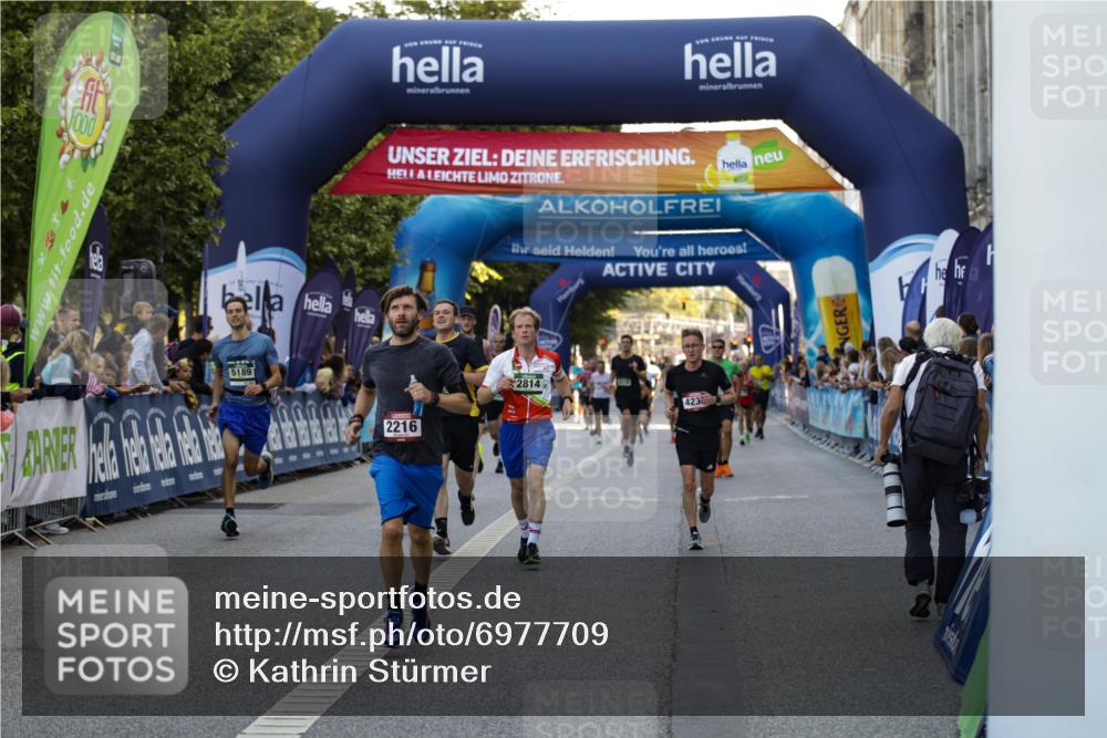 01.09.2024 - BARMER Alsterlauf Kathrin Stürmer Photography http://msf.ph/oto/6977709 01.09.2024 09:49:57 Ziel 2216, 2364, 2564, 2578, 2814, 2904, 4233, 4272, 4355, 4710, 4757, 4761, 5189, 5305, 8207 meine-sportfotos.de