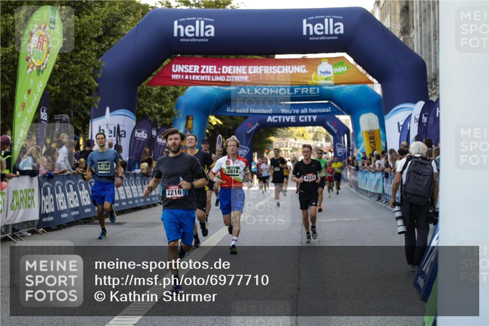 01.09.2024 - BARMER Alsterlauf Kathrin Stürmer Photography http://msf.ph/oto/6977710 01.09.2024 09:49:57 Ziel 2216, 2364, 2564, 2578, 2814, 2904, 4233, 4272, 4355, 4710, 4757, 4761, 5189, 5305, 8207 meine-sportfotos.de