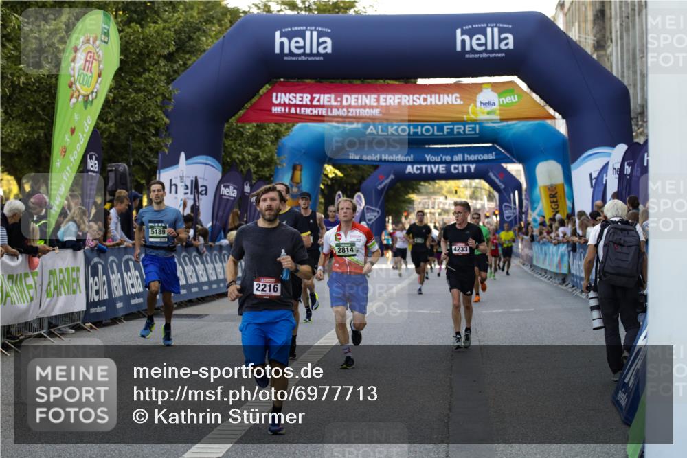 01.09.2024 - BARMER Alsterlauf Kathrin Stürmer Photography http://msf.ph/oto/6977713 01.09.2024 09:49:58 Ziel 2216, 2364, 2578, 2814, 2904, 4233, 4272, 4355, 4710, 4757, 4761, 5189, 5305, 8207 meine-sportfotos.de