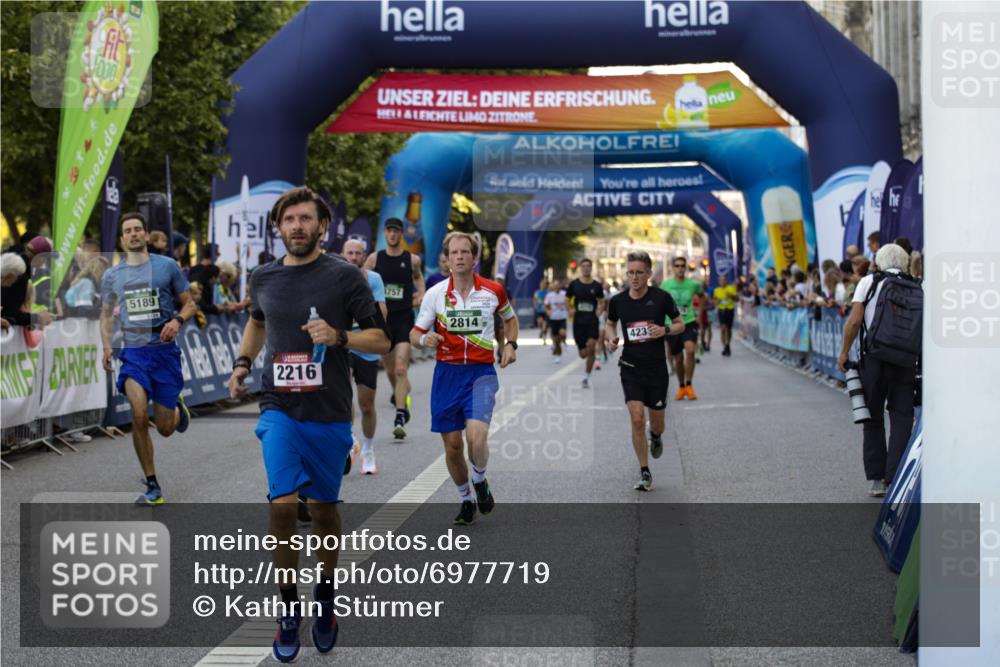 01.09.2024 - BARMER Alsterlauf Kathrin Stürmer Photography http://msf.ph/oto/6977719 01.09.2024 09:49:58 Ziel 2216, 2364, 2578, 2814, 2904, 4233, 4272, 4355, 4710, 4757, 4761, 5189, 5305, 8207 meine-sportfotos.de