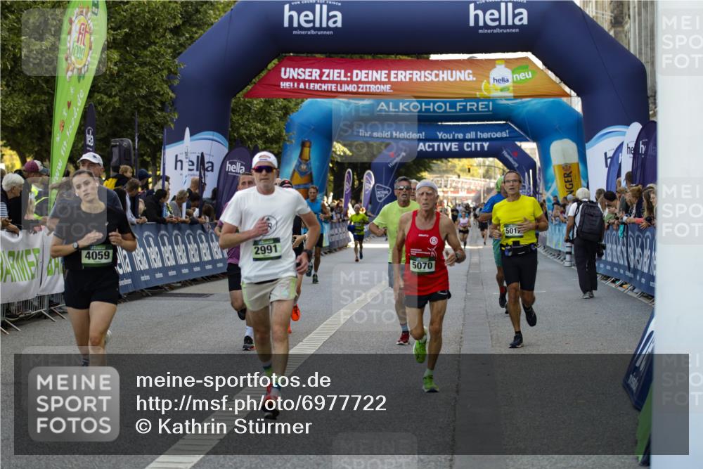 01.09.2024 - BARMER Alsterlauf Kathrin Stürmer Photography http://msf.ph/oto/6977722 01.09.2024 09:50:12 Ziel 2364, 2602, 2700, 2991, 3031, 3647, 4059, 4371, 4380, 4546, 4565, 4589, 4862, 5012, 5070, 5133, 5228, 5291, 8154, 8207, 8265 meine-sportfotos.de