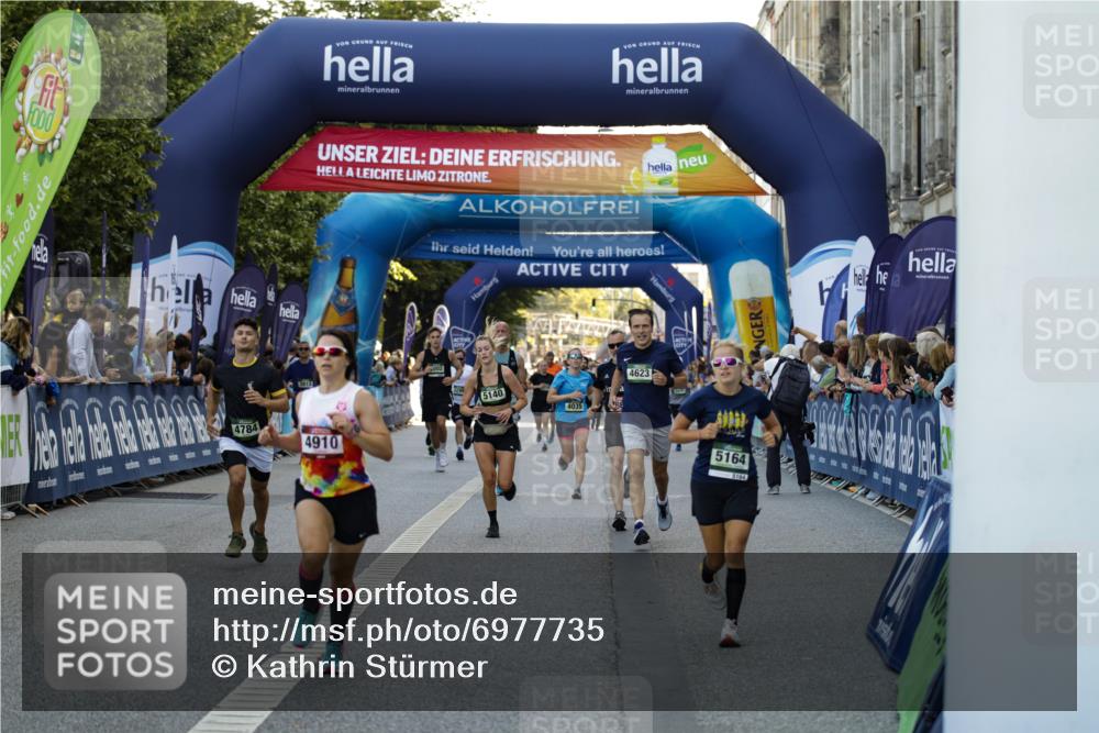 01.09.2024 - BARMER Alsterlauf Kathrin Stürmer Photography http://msf.ph/oto/6977735 01.09.2024 09:50:27 Ziel 2411, 2987, 3280, 3813, 4002, 4035, 4067, 4289, 4546, 4623, 4784, 4862, 4882, 4910, 5140, 5164, 5295, 8154 meine-sportfotos.de