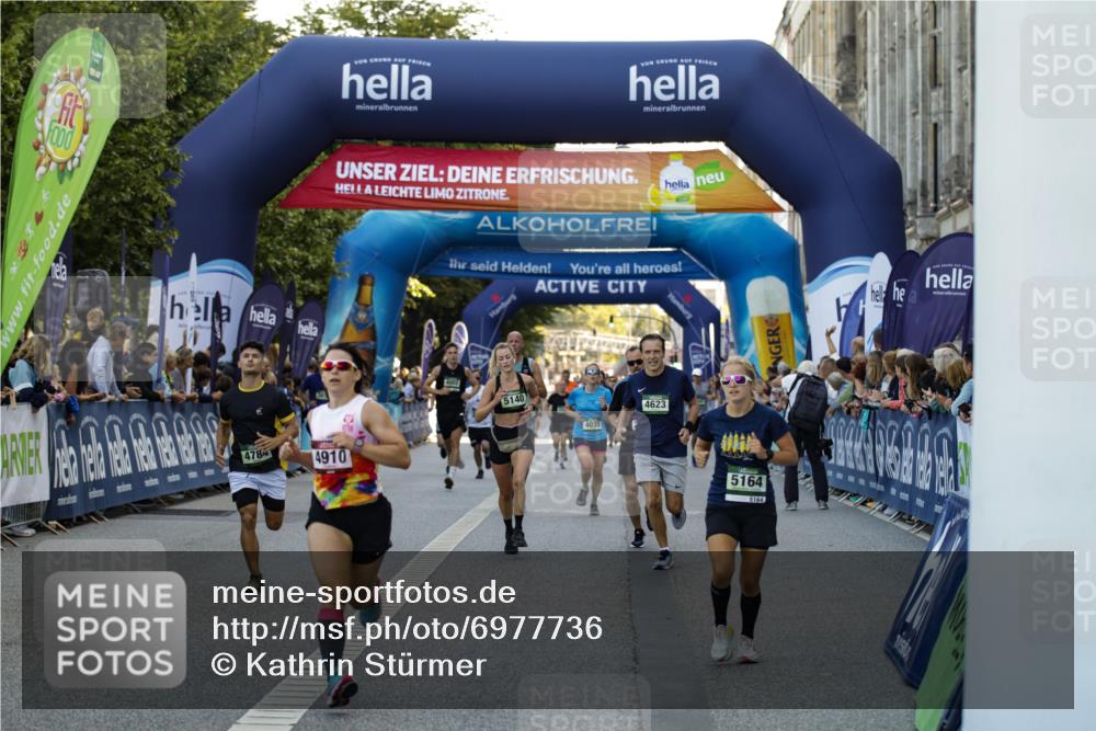 01.09.2024 - BARMER Alsterlauf Kathrin Stürmer Photography http://msf.ph/oto/6977736 01.09.2024 09:50:27 Ziel 2411, 2987, 3280, 3813, 4002, 4035, 4067, 4289, 4546, 4623, 4784, 4862, 4882, 4910, 5140, 5164, 5295, 8154 meine-sportfotos.de