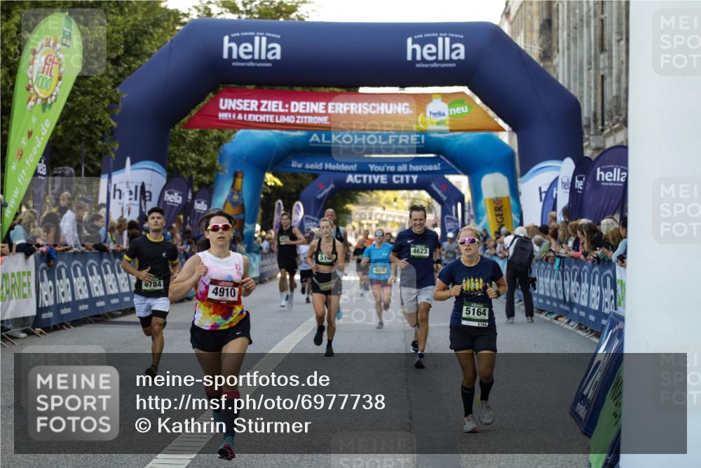 01.09.2024 - BARMER Alsterlauf Kathrin Stürmer Photography http://msf.ph/oto/6977738 01.09.2024 09:50:27 Ziel 2411, 2987, 3280, 3813, 4002, 4035, 4067, 4289, 4546, 4623, 4784, 4862, 4882, 4910, 5140, 5164, 5295, 8154 meine-sportfotos.de