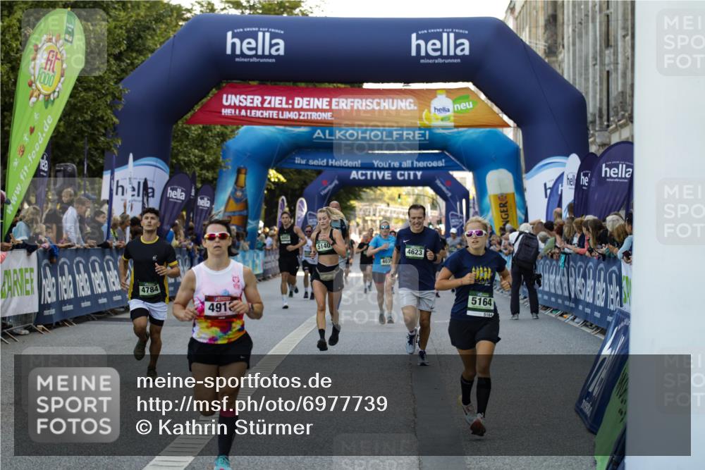 01.09.2024 - BARMER Alsterlauf Kathrin Stürmer Photography http://msf.ph/oto/6977739 01.09.2024 09:50:27 Ziel 2411, 2987, 3280, 3813, 4002, 4035, 4067, 4289, 4546, 4623, 4784, 4862, 4882, 4910, 5140, 5164, 5295, 8154 meine-sportfotos.de