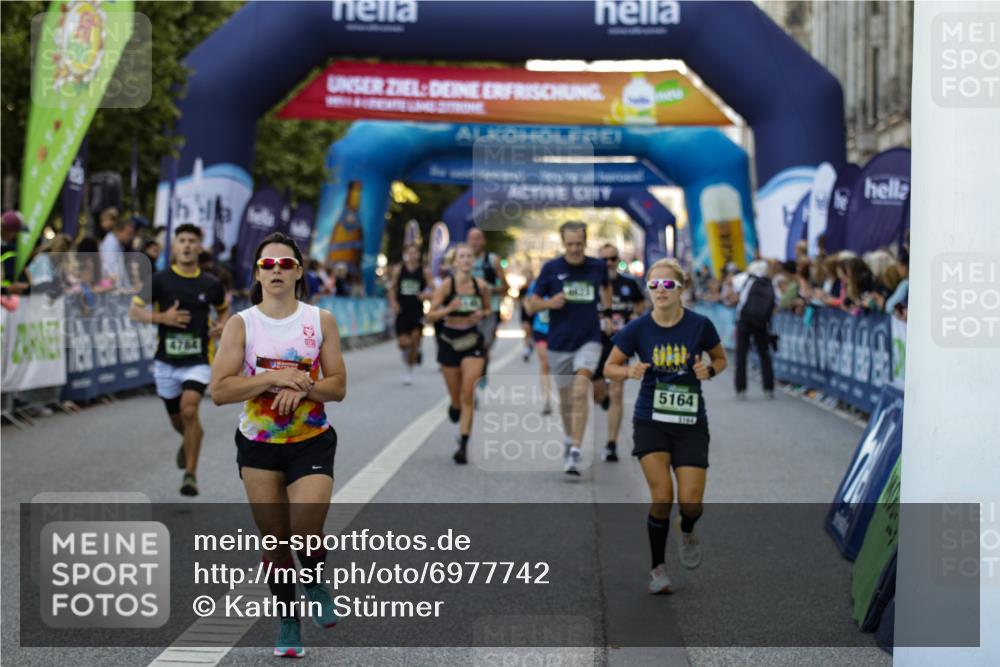 01.09.2024 - BARMER Alsterlauf Kathrin Stürmer Photography http://msf.ph/oto/6977742 01.09.2024 09:50:28 Ziel 2411, 2480, 2987, 3280, 3813, 4002, 4035, 4067, 4228, 4289, 4546, 4623, 4662, 4784, 4882, 4910, 5140, 5164, 5295, 8154 meine-sportfotos.de
