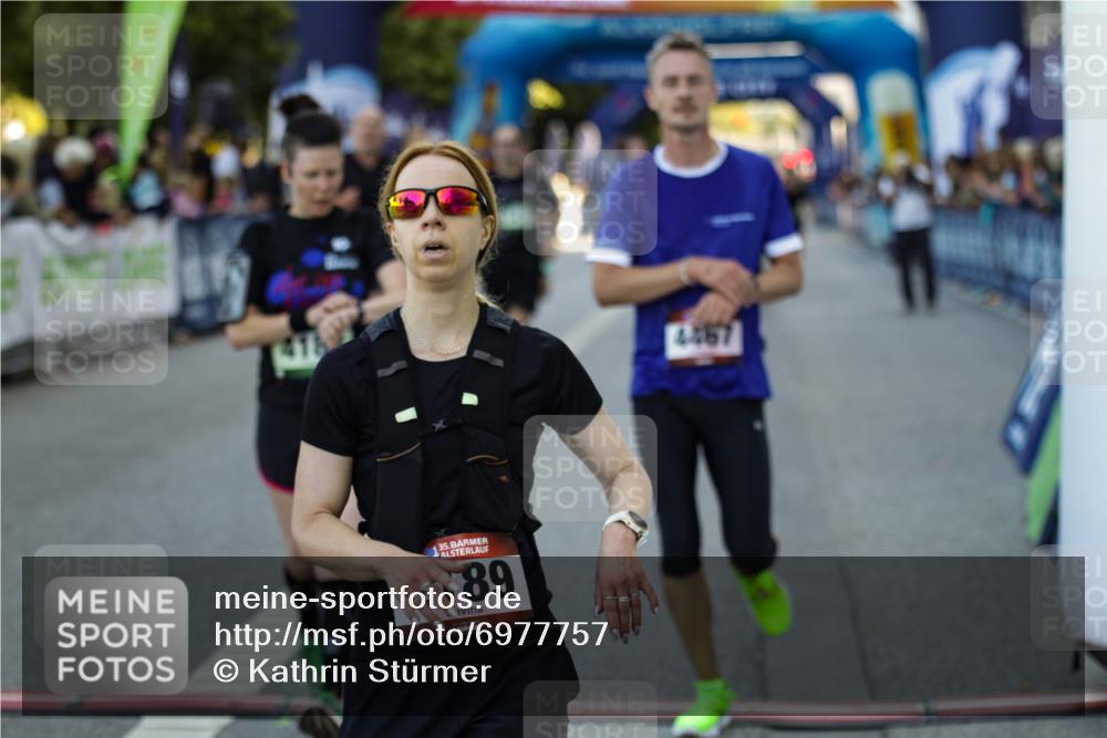 01.09.2024 - BARMER Alsterlauf Kathrin Stürmer Photography http://msf.ph/oto/6977757 01.09.2024 09:50:50 Ziel 2189, 2916, 3148, 3417, 3525, 4095, 4108, 4115, 4183, 4321, 4467, 4601, 4916, 5010, 5181, 5223, 5260, 5289, 8295 meine-sportfotos.de
