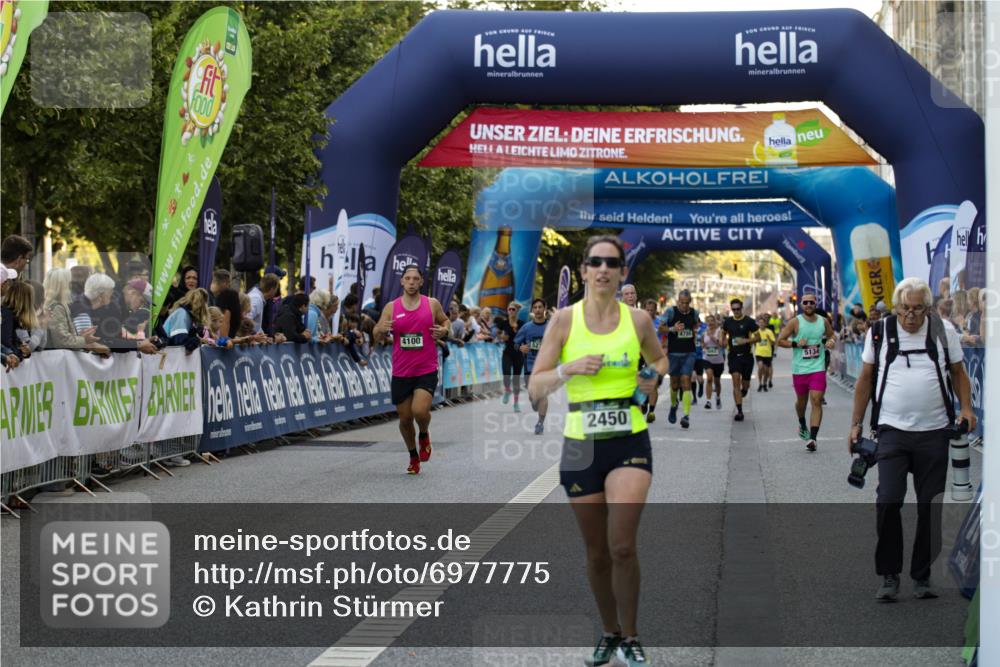 01.09.2024 - BARMER Alsterlauf Kathrin Stürmer Photography http://msf.ph/oto/6977775 01.09.2024 09:51:08 Ziel 2235, 2450, 2650, 2994, 3391, 3794, 3868, 4100, 4238, 4678, 4780, 5062, 5129, 5134, 5256, 5272, 8048 meine-sportfotos.de
