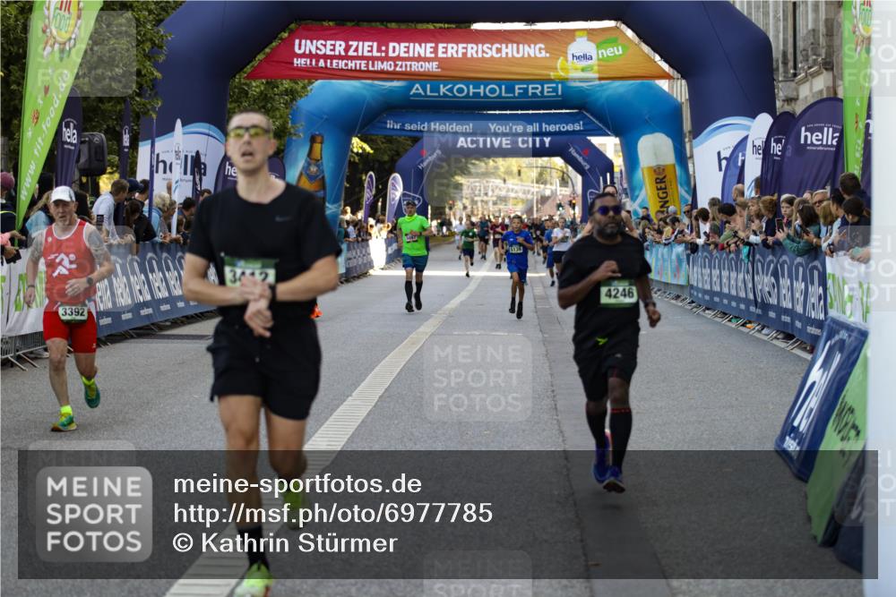 01.09.2024 - BARMER Alsterlauf Kathrin Stürmer Photography http://msf.ph/oto/6977785 01.09.2024 09:51:44 Ziel 2306, 2579, 2717, 3392, 3412, 4246, 4375, 4872, 4958, 5087, 5139 meine-sportfotos.de