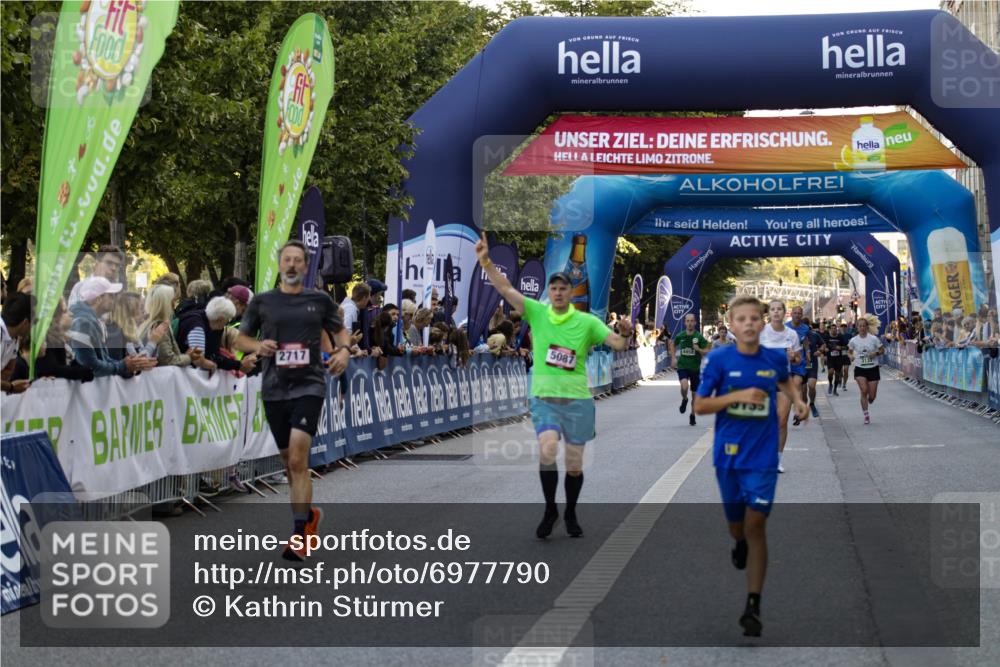 01.09.2024 - BARMER Alsterlauf Kathrin Stürmer Photography http://msf.ph/oto/6977790 01.09.2024 09:51:50 Ziel 2306, 2717, 3112, 3133, 3392, 3605, 4375, 4872, 4958, 5087, 5139, 5277 meine-sportfotos.de