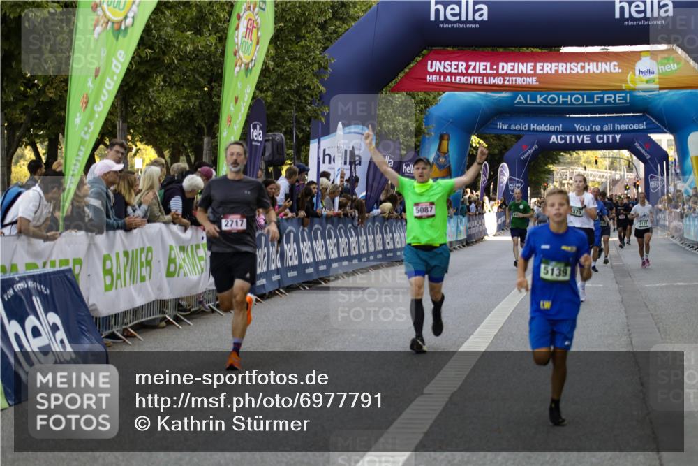 01.09.2024 - BARMER Alsterlauf Kathrin Stürmer Photography http://msf.ph/oto/6977791 01.09.2024 09:51:50 Ziel 2306, 2717, 3112, 3133, 3392, 3605, 4375, 4872, 4958, 5087, 5139, 5277 meine-sportfotos.de