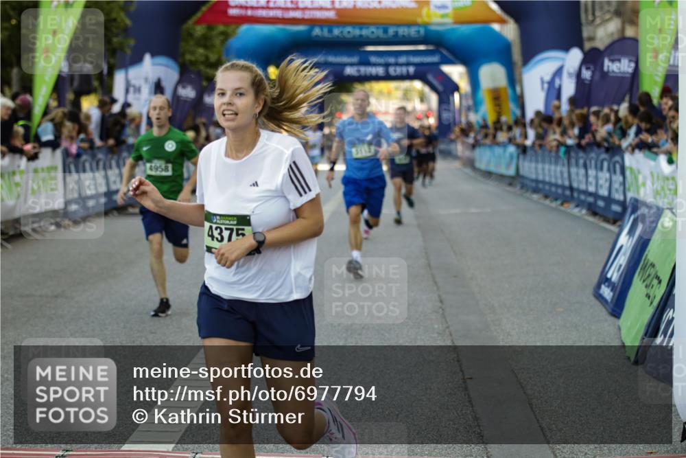 01.09.2024 - BARMER Alsterlauf Kathrin Stürmer Photography http://msf.ph/oto/6977794 01.09.2024 09:51:55 Ziel 2717, 3112, 3133, 3605, 3942, 4375, 4958, 5087, 5139, 5268, 5277 meine-sportfotos.de