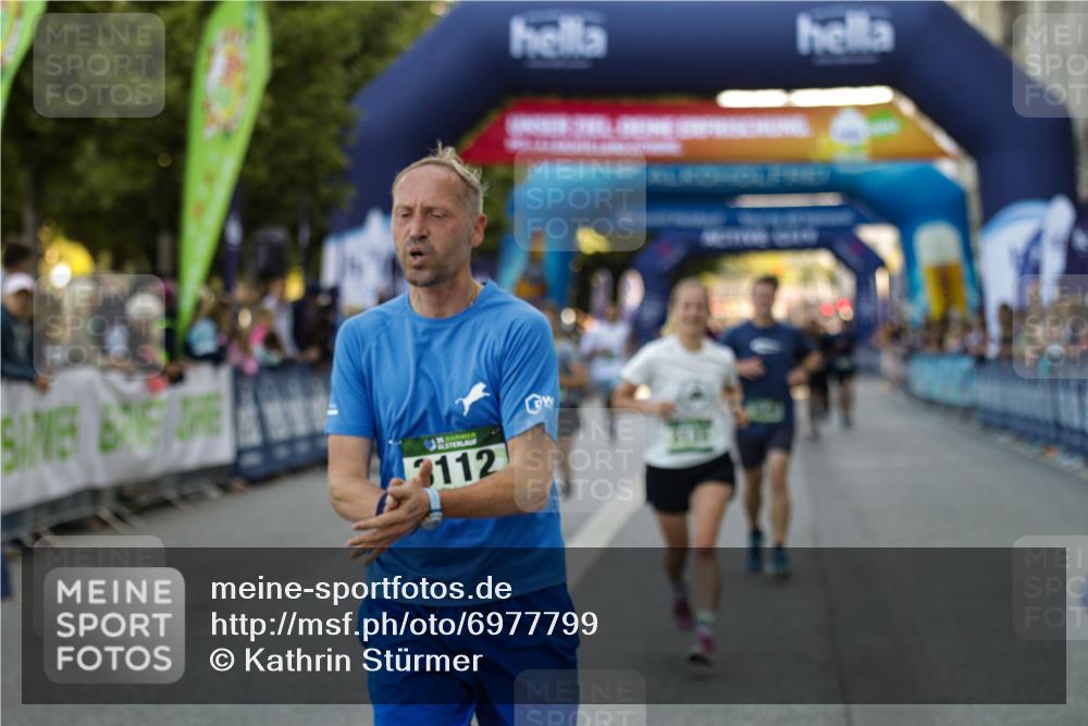 01.09.2024 - BARMER Alsterlauf Kathrin Stürmer Photography http://msf.ph/oto/6977799 01.09.2024 09:51:58 Ziel 3112, 3133, 3430, 3605, 3942, 4343, 4375, 4536, 4700, 4958, 5268, 5277, 8322 meine-sportfotos.de
