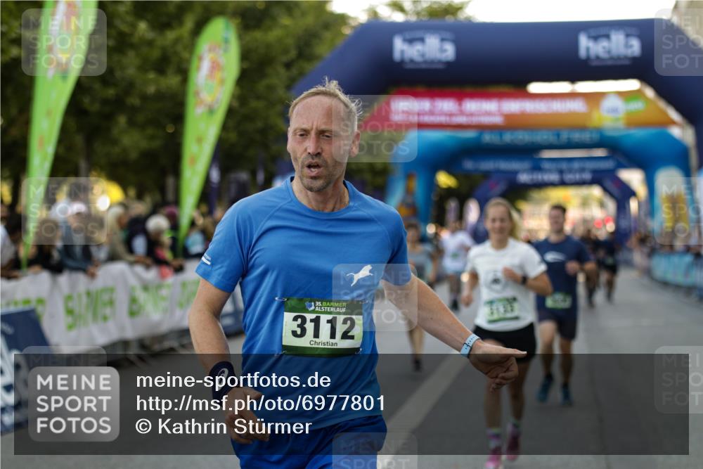 01.09.2024 - BARMER Alsterlauf Kathrin Stürmer Photography http://msf.ph/oto/6977801 01.09.2024 09:51:59 Ziel 3112, 3133, 3430, 3605, 3942, 4343, 4536, 4700, 4958, 5268, 5277, 8322 meine-sportfotos.de