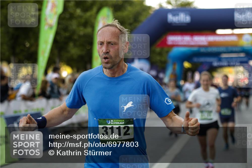 01.09.2024 - BARMER Alsterlauf Kathrin Stürmer Photography http://msf.ph/oto/6977803 01.09.2024 09:51:59 Ziel 3112, 3133, 3430, 3605, 3942, 4343, 4536, 4700, 4958, 5268, 5277, 8322 meine-sportfotos.de