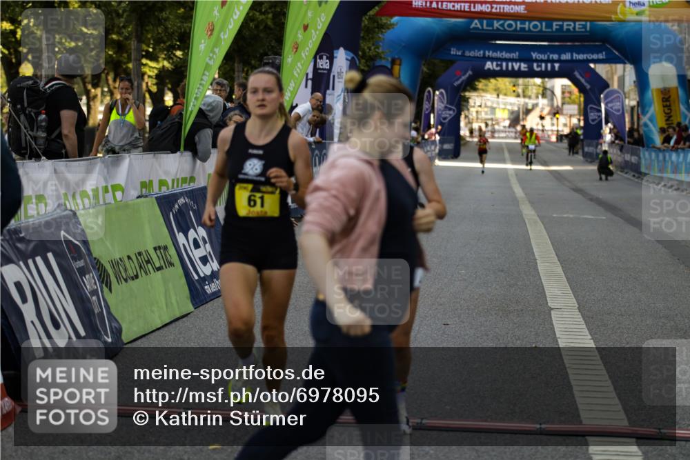 01.09.2024 - BARMER Alsterlauf Kathrin Stürmer Photography http://msf.ph/oto/6978095 01.09.2024 11:14:34 Ziel 54, 59, 61, 62, 76 meine-sportfotos.de