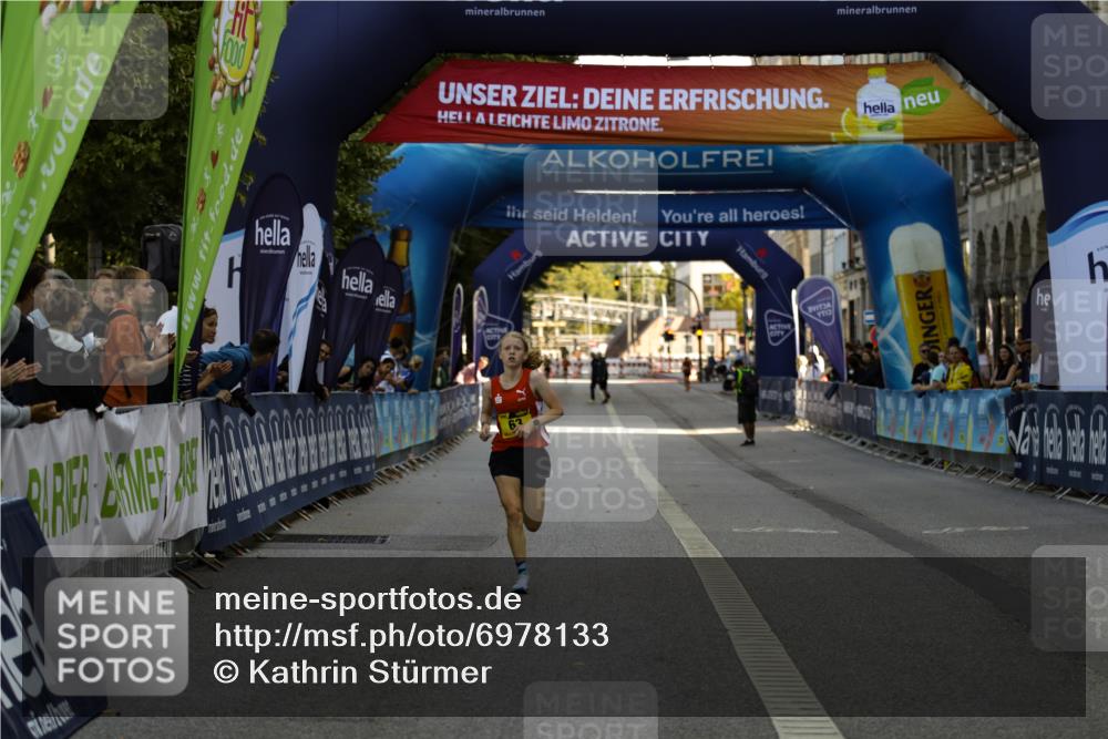 01.09.2024 - BARMER Alsterlauf Kathrin Stürmer Photography http://msf.ph/oto/6978133 01.09.2024 11:18:34 Ziel 63 meine-sportfotos.de