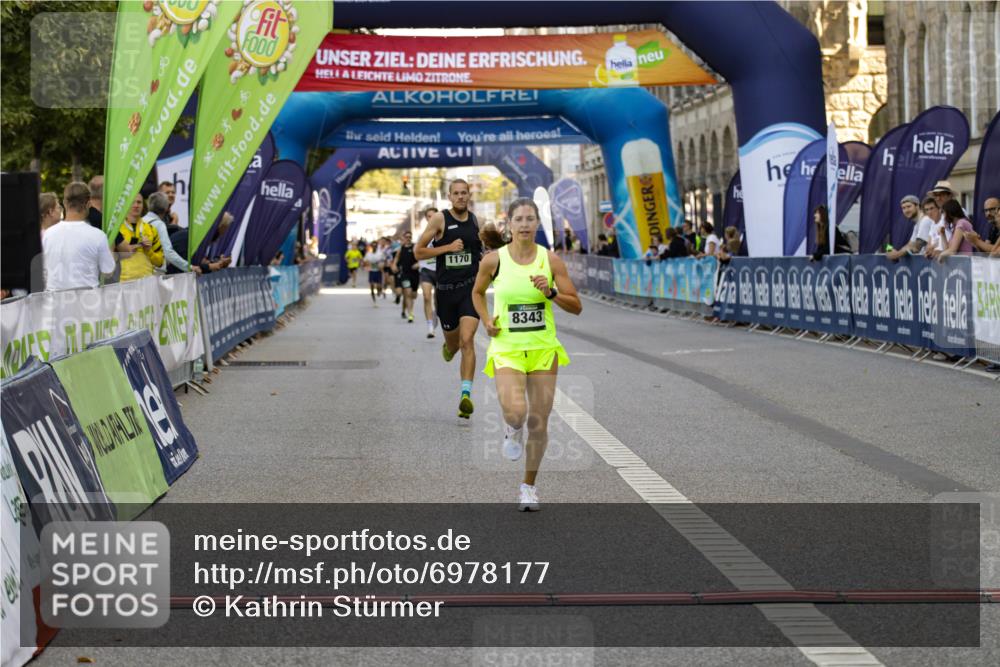 01.09.2024 - BARMER Alsterlauf Kathrin Stürmer Photography http://msf.ph/oto/6978177 01.09.2024 11:33:38 Ziel 1041, 1145, 1170, 8343, 8353 meine-sportfotos.de