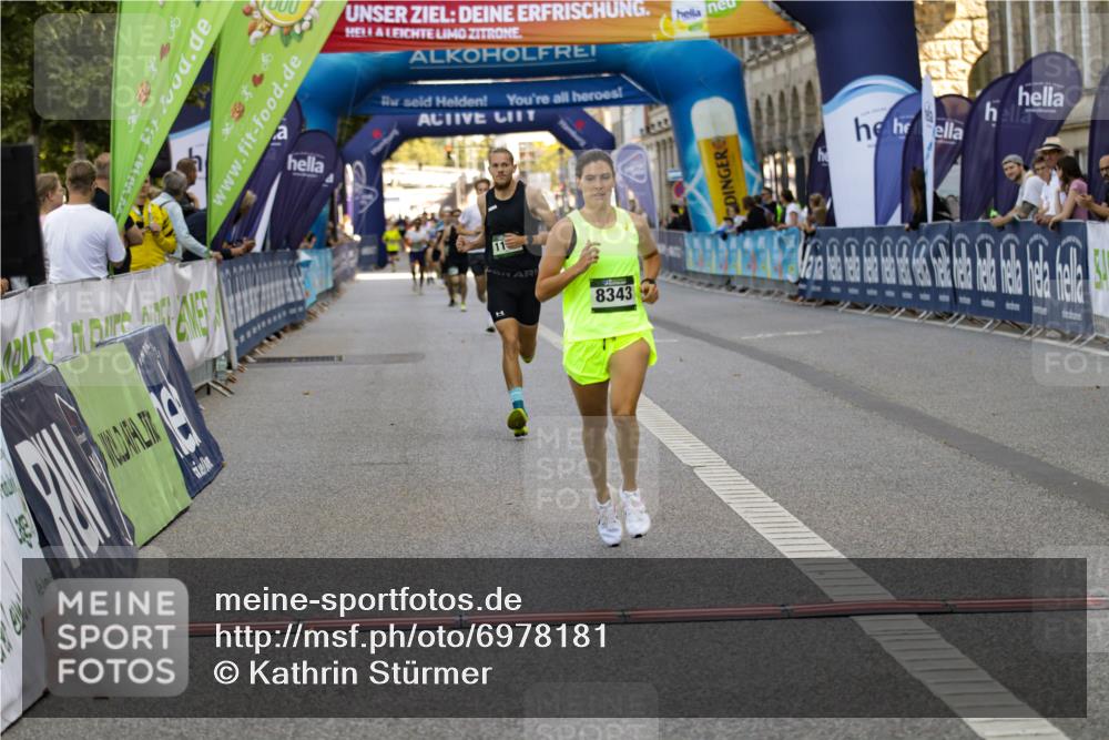 01.09.2024 - BARMER Alsterlauf Kathrin Stürmer Photography http://msf.ph/oto/6978181 01.09.2024 11:33:39 Ziel 1007, 1041, 1145, 1170, 8343, 8353 meine-sportfotos.de