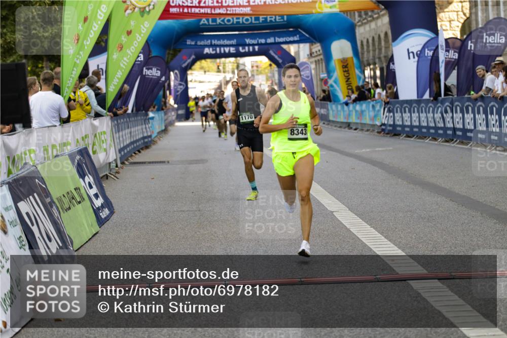 01.09.2024 - BARMER Alsterlauf Kathrin Stürmer Photography http://msf.ph/oto/6978182 01.09.2024 11:33:39 Ziel 1007, 1041, 1145, 1170, 8343, 8353 meine-sportfotos.de