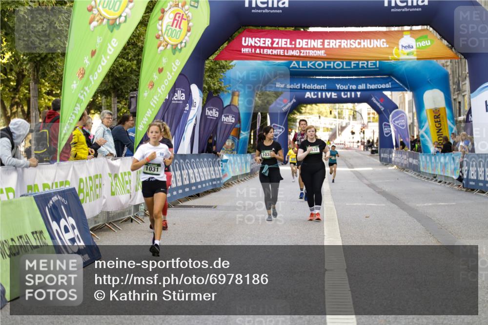 01.09.2024 - BARMER Alsterlauf Kathrin Stürmer Photography http://msf.ph/oto/6978186 01.09.2024 11:38:42 Ziel 1032, 1033, 1154, 1031, 1113 meine-sportfotos.de