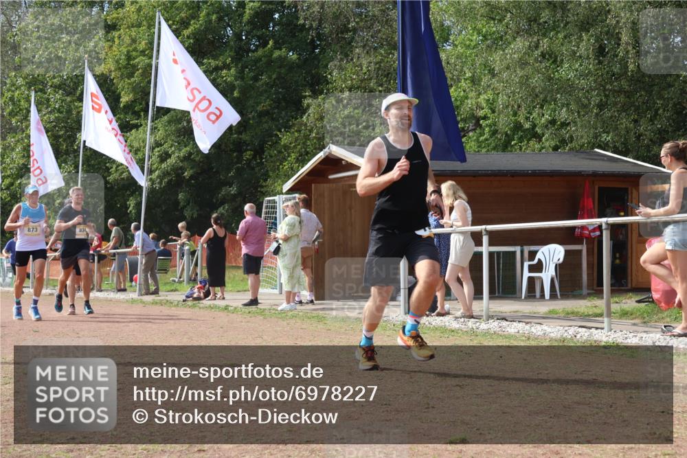 08.09.2024 - Airport Race Strokosch-Dieckow http://msf.ph/oto/6978227 08.09.2024 12:38:41 Ziel 259, 618, 753, 760, 833, 834, 873, 918, 1221, 1251 meine-sportfotos.de
