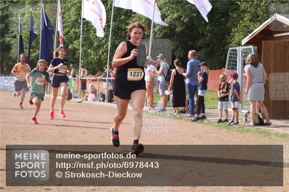 08.09.2024 - Airport Race Strokosch-Dieckow http://msf.ph/oto/6978443 08.09.2024 12:10:59 Ziel 1237, 2584, 2619, 2638, 2690, 2755, 2756, 2893, 2901 meine-sportfotos.de