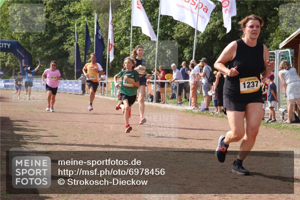 08.09.2024 - Airport Race Strokosch-Dieckow http://msf.ph/oto/6978456 08.09.2024 12:10:59 Ziel 1237, 2584, 2619, 2638, 2690, 2755, 2756, 2893, 2901 meine-sportfotos.de