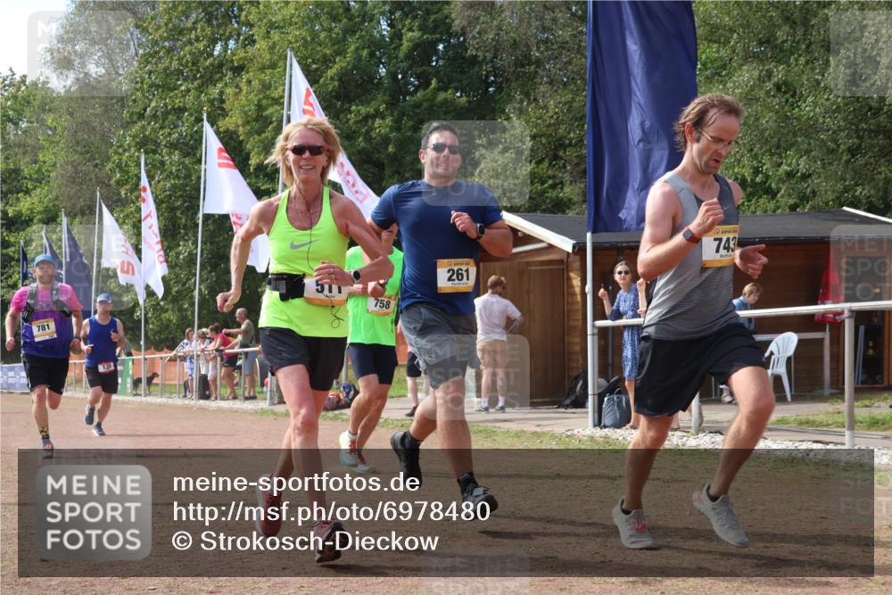 08.09.2024 - Airport Race Strokosch-Dieckow http://msf.ph/oto/6978480 08.09.2024 12:39:23 Ziel 128, 261, 511, 743, 758, 781, 1528 meine-sportfotos.de