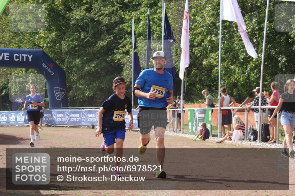 08.09.2024 - Airport Race Strokosch-Dieckow http://msf.ph/oto/6978521 08.09.2024 12:11:06 Ziel 2755, 2756, 2860 meine-sportfotos.de